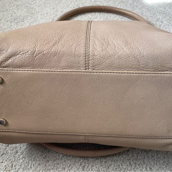 Kate Spade RARE Bixby bag. This bag is rare in this great of shape! - Picture 2 of 13
